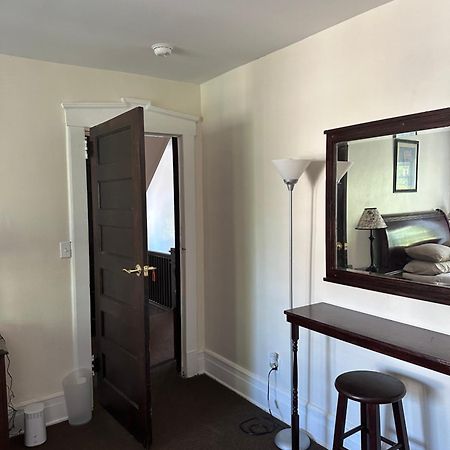 Victorian Palace- Mahogany Room East Orange Dış mekan fotoğraf